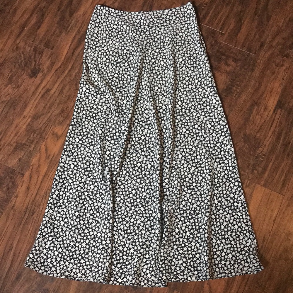 SOLD LOCALLY Vintage 90s y2k daisy floral skirt - Picture 2 of 2